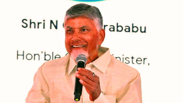 ఏపీలో గ్రామాలకు శుభవార్త చెప్పిన సీఎం చంద్రబాబు