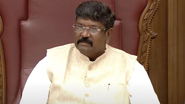 రాజీనామా చేసిన వైసీపీ ఎమ్మెల్సీలపై ఛైర్మన్ సంచలన నిర్ణయం..!!