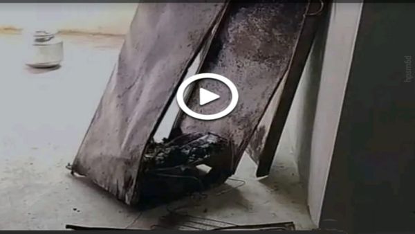 ఇంట్లో పేలిన ఫ్రిజ్.. ఆ చిన్న తప్పుతో భారీ బ్లాస్ట్..!