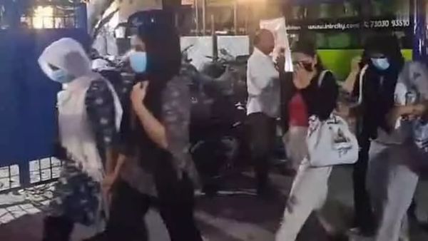 స్పా ముసుగులో వ్యభిచారం.. 45 మంది అరెస్ట్..