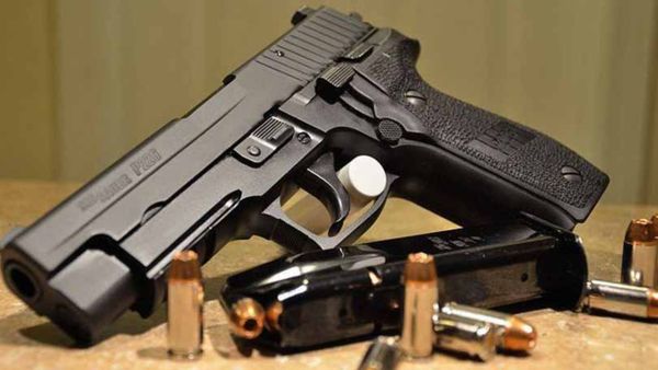 వైసీపీకి బిగ్ షాక్.. ఆ జిల్లాలో 227 గన్ లైసెన్స్ లు రద్దు!