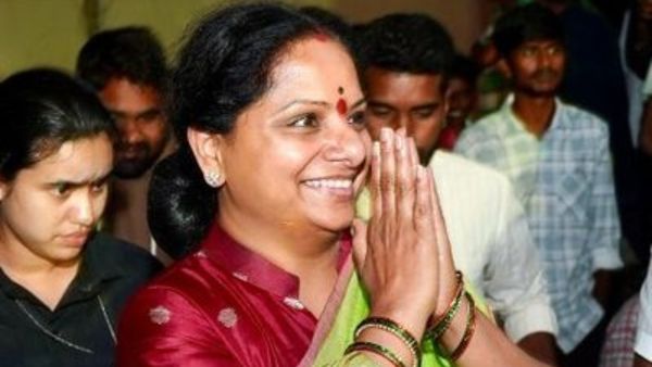 అక్క పార్టీ పెడితే బ్యాలెట్ బాక్సులు బద్దలే : సోషల్ మీడియాలో కవితక్క రచ్చ