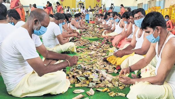 మేడారం హూండీల లెక్కింపు.. మూడు రోజుల్లో రూ.8.06 కోట్ల ఆదాయం