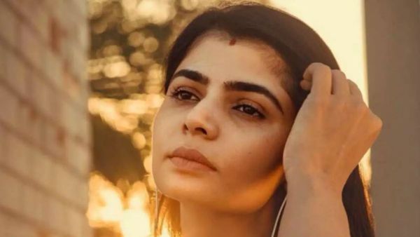 చిన్మయిపై నెటిజన్ నీచమైన కామెంట్.. దిమ్మతిరిగే కౌంటర్ ఇచ్చిన సింగర్!