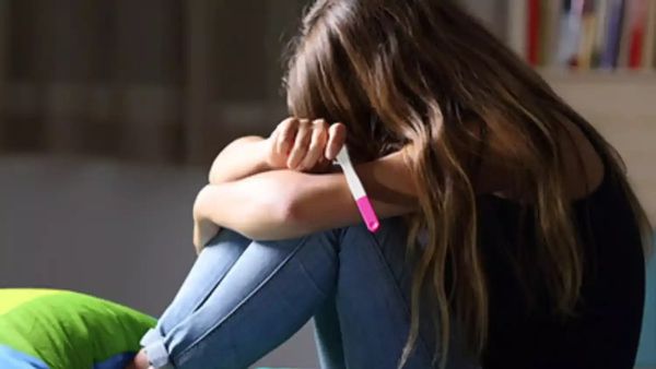 ఏపీని టెన్షన్ పెడుతున్న టీనేజ్ ప్రెగ్నెన్సీలు.. సీఎం చంద్రబాబు హెచ్చరిక!