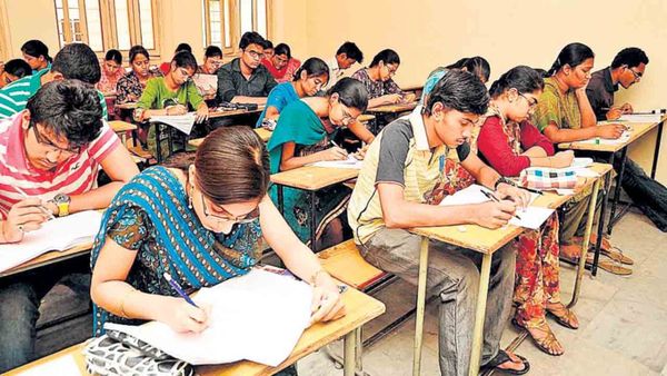 ఇంటర్ విద్యార్ధులకు ప్రభుత్వం భారీ కానుక, ఇక నుంచి..!!