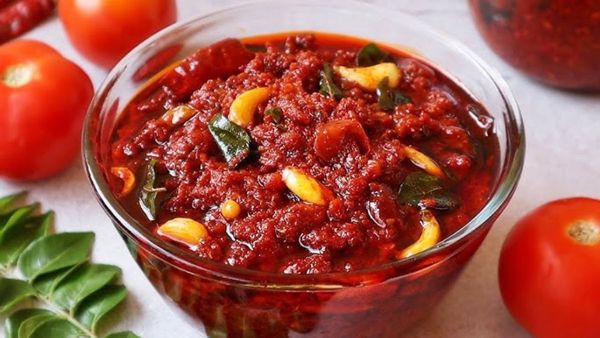 టమాటాలతో అప్పటికప్పుడు చేసే నిల్వ పచ్చడి.. ఇలా చేస్తే రుచి అదుర్స్!