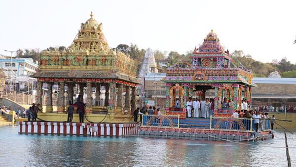 ముస్తాబైన తిరుమల- మరో మహోత్సవానికి శ్రీకారం: భక్తుల కోసం