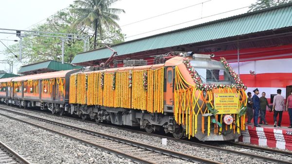 Amrit Bharat: చర్లపల్లికి మరో అమృత్ భారత్ ప్రారంభం-తెలుగు రాష్ట్రాల్లో హాల్ట్ లు ఇవే..!