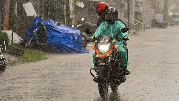 బంగాళాఖాతంపై మరింత విస్తరించిన ఆవర్తనం- ఏపీలోని ఈ జిల్లాల్లో వర్షాలు