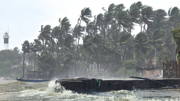 బంగాళాఖాతంపై ఆవర్తనం- ఏపీలోని ఈ జిల్లాల్లో భారీ వర్షాలు