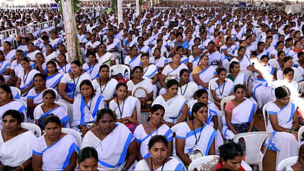 ప్రభుత్వానికి ఆశా వర్కర్లు షాక్, సమ్మె సైరన్ మోగించేశారు