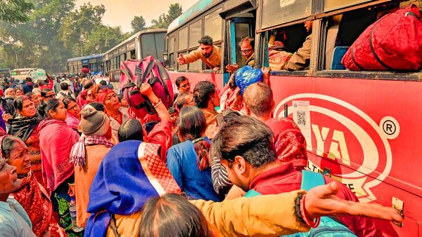 పండుగల వేళ TGSRTC భారీ షాక్, ఛార్జీల పెంపు - ఇక ఇలా ..!!