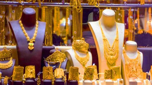 బంగారం ధరలు ముట్టుకుంటే భారీ షాక్.. స్కై రాకెట్