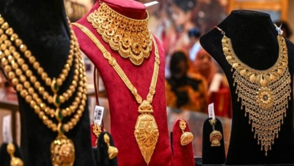 కొంప ముంచుతున్న బంగారం ధరలు