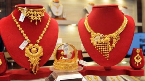 ఒక్క రోజులోనే అనూహ్యంగా.. షాకిస్తోన్న గోల్డ్ !!