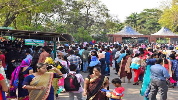 హైదరాబాద్ జూపార్క్ లో వింత జంతువు.. భారీగా తరలివస్తున్న పర్యటకులు