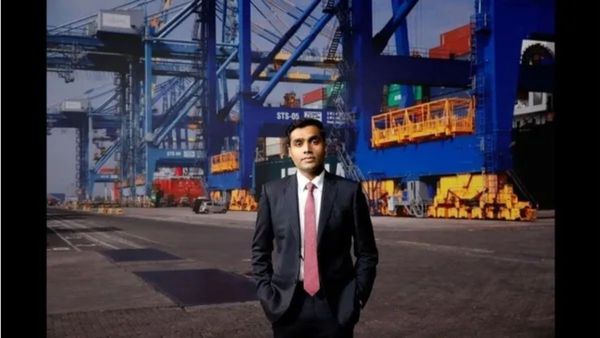 నాయకత్వాన్ని మలిచింది కుటుంబ విలువలే : కరణ్ అదానీ