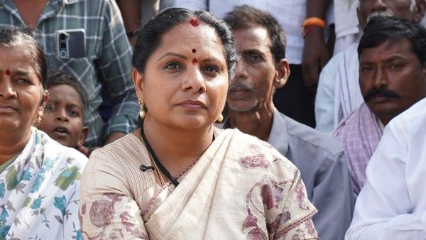 కవితకు సీబీఐ షాక్! లిక్కర్ కేసులో ఊహించని ట్విస్ట్