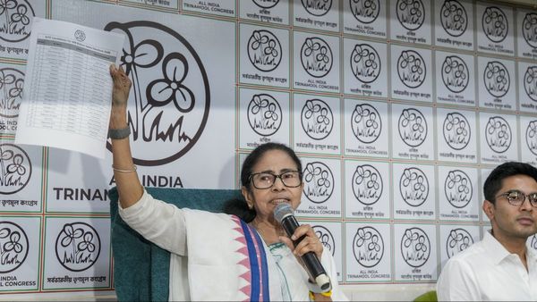 ‘దీదీ’ రాజీనామా.. ఎన్నికల వేళ మమత సంచలన నిర్ణయం!