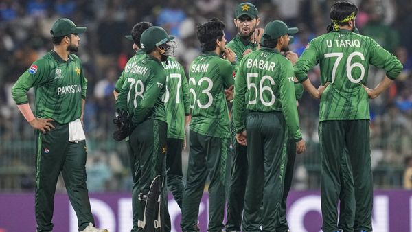 T20 World Cup 2026: పాక్ ఆటగాళ్లకు పీసీబీ భారీ జరిమానా!