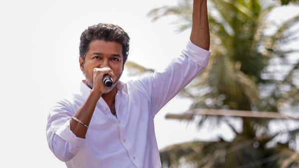 విజయ్ పై ఒకటి కాదు.. 5 కేసులు ఫైల్: నిందితులుగా