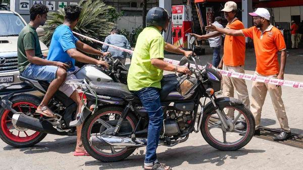 పెట్రోల్, డీజిల్ రేట్లు పెంచక తప్పట్లేదా?