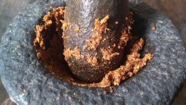 పొట్టు మినపప్పుతో రోటిపచ్చడి.. తింటే అసలే వదిలిపెట్టరు!