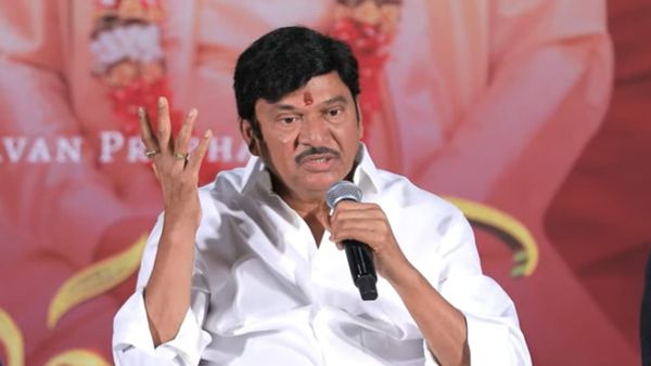 మళ్లీ నోరు జారిన రాజేంద్రప్రసాద్.. ఏకంగా మాజీ సీఎంపై.. (వీడియో)