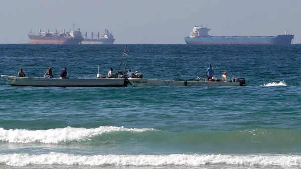 హార్మూజ్ జలసంధి క్లోజ్.. ఆ ఒక్క దేశానికి తప్ప..!