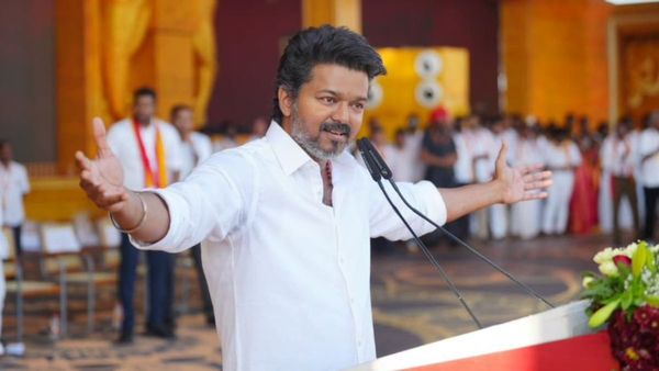 విజయ్ ప్రభంజనం. 32 శాతం ఓట్లతో దూసుకుపోతున్న దళపతి!