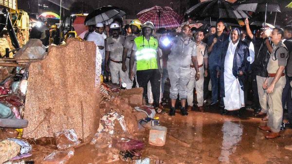 బెంగళూరులో అతి భారీ వర్షానికి ఏడుమంది బలి
