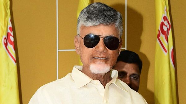 చంద్రబాబు బయోపిక్ - ప్రముఖ దర్శకుడు ప్రకటన, ప్రధాన పాత్రల్లో..!!