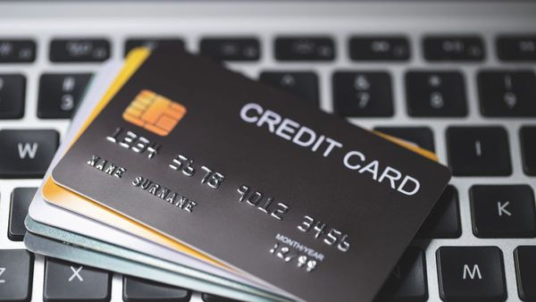 Credit Cards: ఎక్కువ కార్డులు ఉంటే నష్టమేంటి?