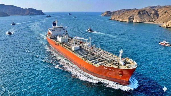 చరిత్ర సృష్టించిన భారత ఆయిల్ ట్యాంకర్ 'జగ్ విక్రమ్'.. 20 వేల టన్నుల LPGతో హార్మూజ్ ను దాటి..