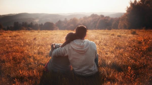 అన్నా - చెల్లి కాస్తా.. భార్యాభర్తలు అయ్యారుగా ???