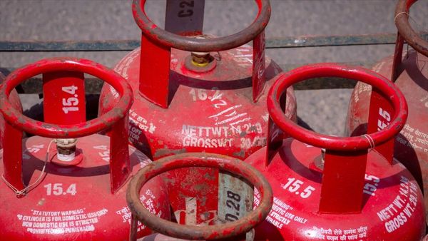 బిగ్ షాక్: కొత్త గ్యాస్ కనెక్షన్ లు నిలిపివేత.. LPG గ్యాస్ సిలిండర్ రూల్స్ లో భారీ మార్పులు..