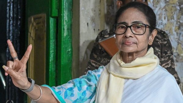 ఎగ్జిట్ పోల్స్ వేళ.. బాంబు పేల్చిన మమత బెనర్జీ
