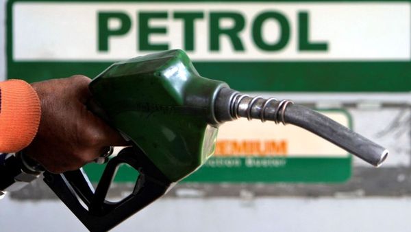లీటర్ పెట్రోల్ కేవలం 3 రూపాయలకే.. మీకు కావాలా ??