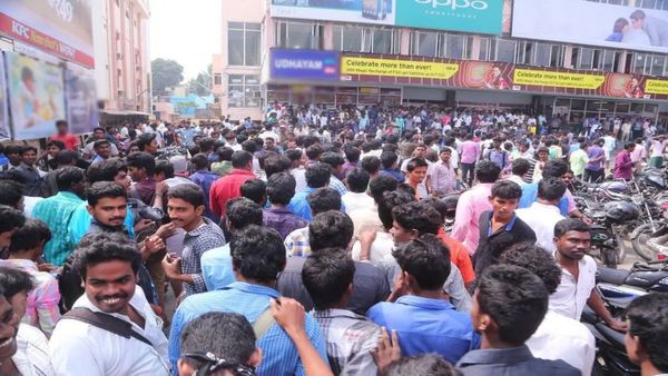 రీరిలీజ్ రికార్డుల్లో నిన్ను కొట్టేవాడు లేడన్నా..!