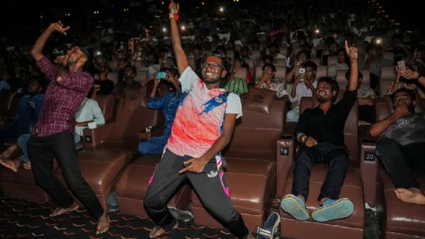 కొత్త బ్యాచ్ సాలిడ్ హిట్ కొట్టేశారోచ్.. బొమ్మ బ్లాక్ బస్టర్ !!