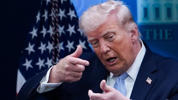 ఎక్కడ కొట్టాలో అక్కడ దెబ్బకొడుతున్న డొనాల్డ్ ట్రంప్..: ఫస్ట్ ట్రిగ్గర్