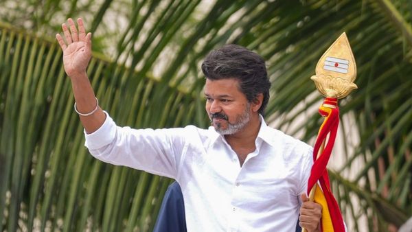 ఎన్నికల్లో విజయం మనదే.. గెలిచిన వాళ్లు అక్కడికి రావాలి: టీవీకే నేతలకు విజయ్ కీలక సూచన 