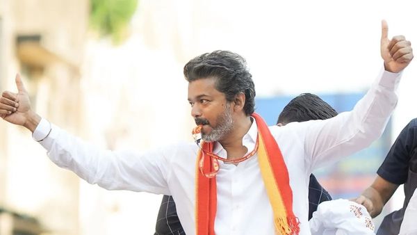 బీజేపీకి లడ్డులా దొరికిన విజయ్, ఆట మొదలు..!!