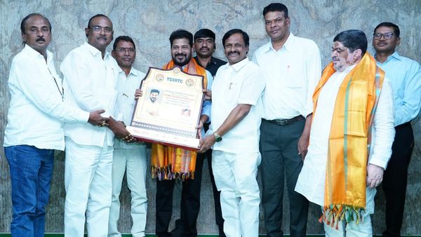 టీజీ ఆర్టీసీ కార్మికులకు సీఎం రేవంత్ వరాల జల్లు..