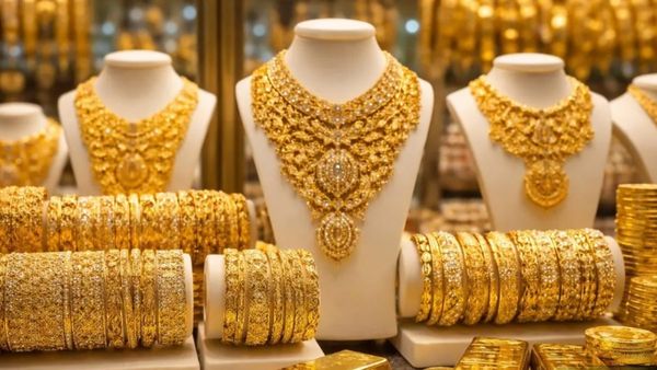 తారాజువ్వలా దూసుకెళ్తోన్న బంగారం ధరలు
