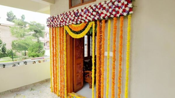 వాస్తు ప్రకారం గృహ ప్రవేశంలో తీసుకెళ్లకూడని వస్తువులు- అప్పుడే సకల సౌభాగ్యాలు 