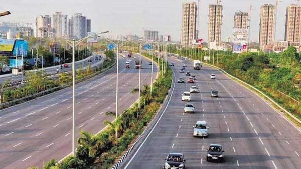 హైదరాబాద్ లో 22 రద్దీ ప్రాంతాల్లో రోడ్ల విస్తరణ