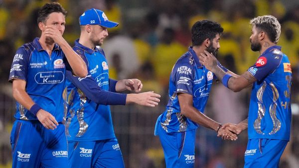 ముంబై ఇండియన్స్ ప్లేఆఫ్స్ కు చెక్