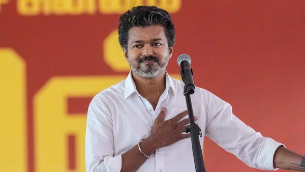 తమిళనాడులో సూపర్ ట్విస్ట్- బయటి నుంచి మద్దతు